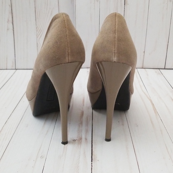 Heels - Picture 3 of 4